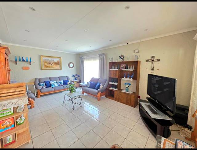 4 BEDROOM HOUSE FOR SALE IN MEYERTON PARK